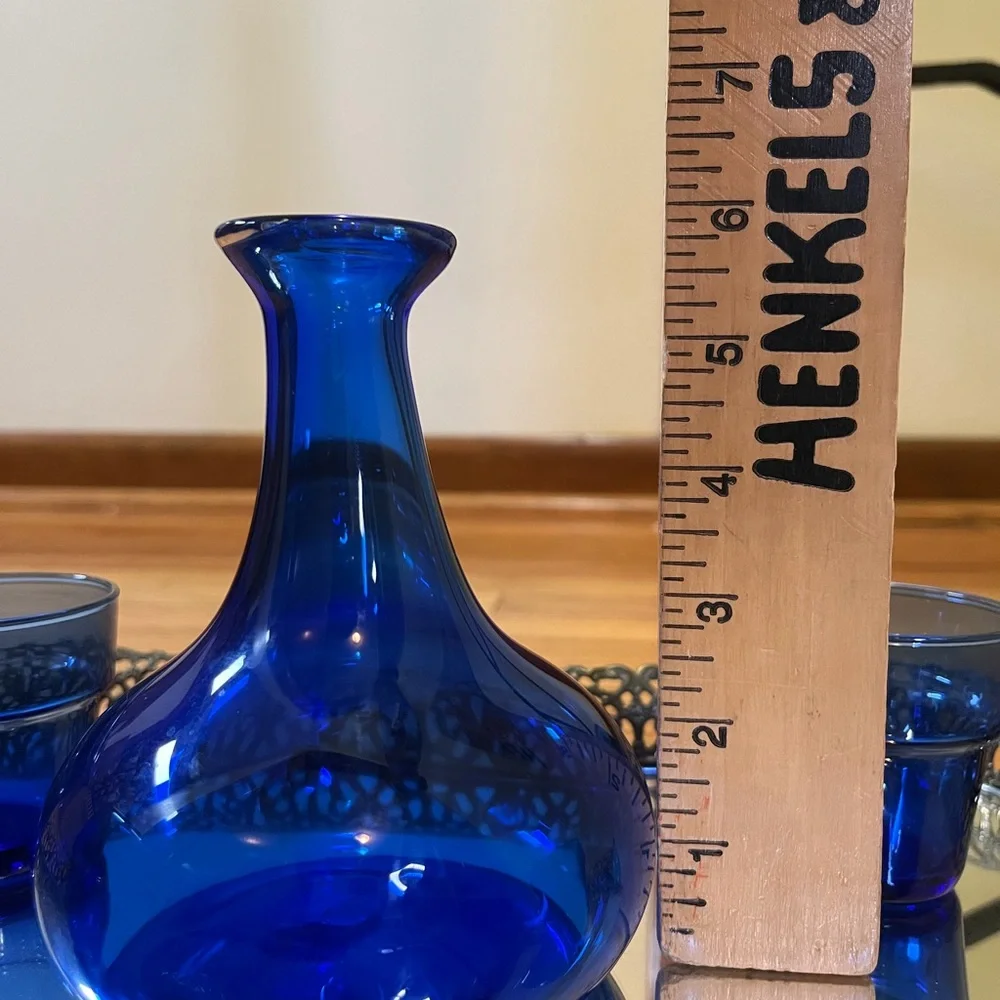 MCM Vintage Hand Blown Glass Decanter With 4 Anchor Hocking Glasses Sapphire